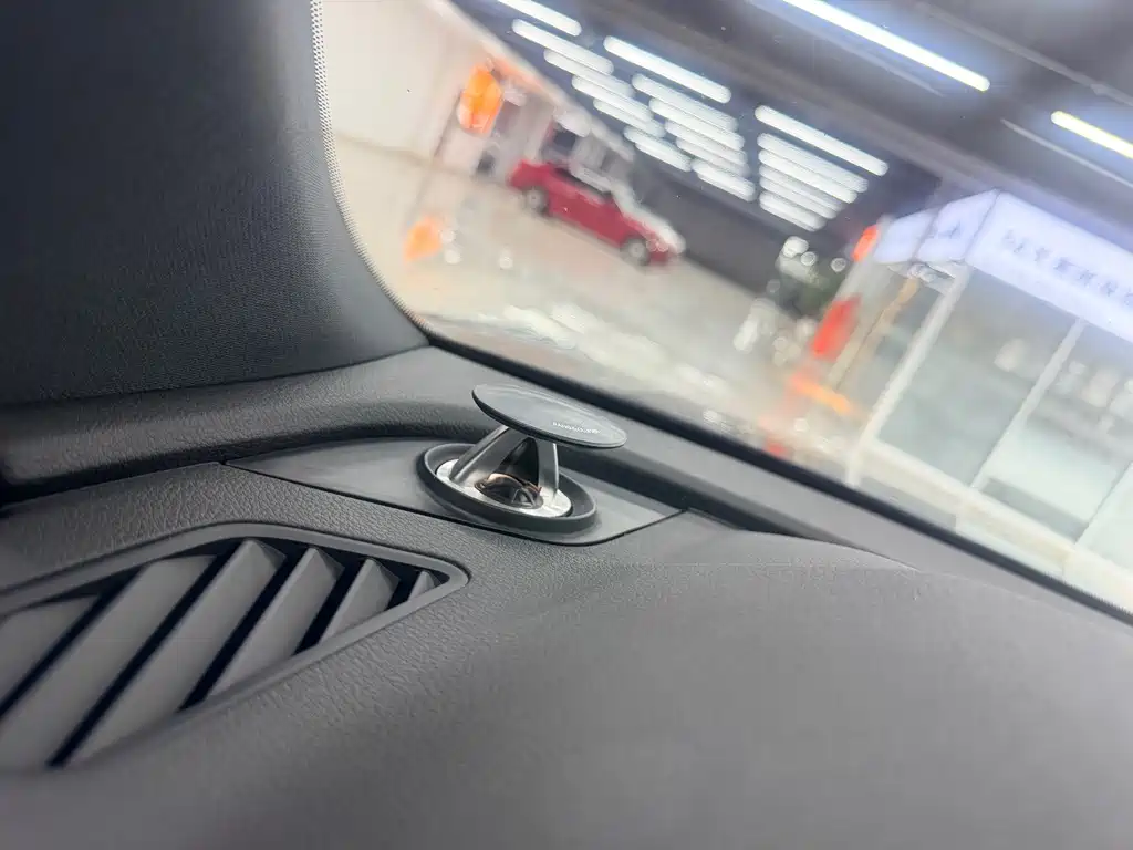 Audi Q5L Sportback — миниатюра 14