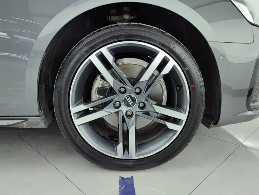 Audi A4L — миниатюра 6