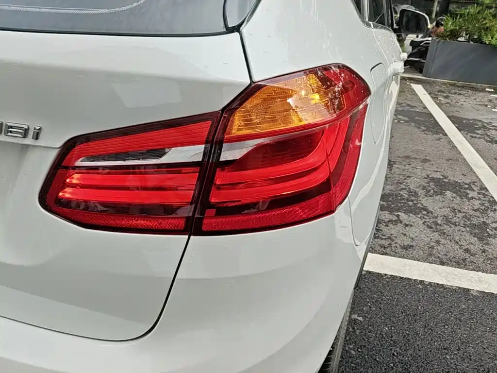 BMW 2 Series Active Tourer — миниатюра 8