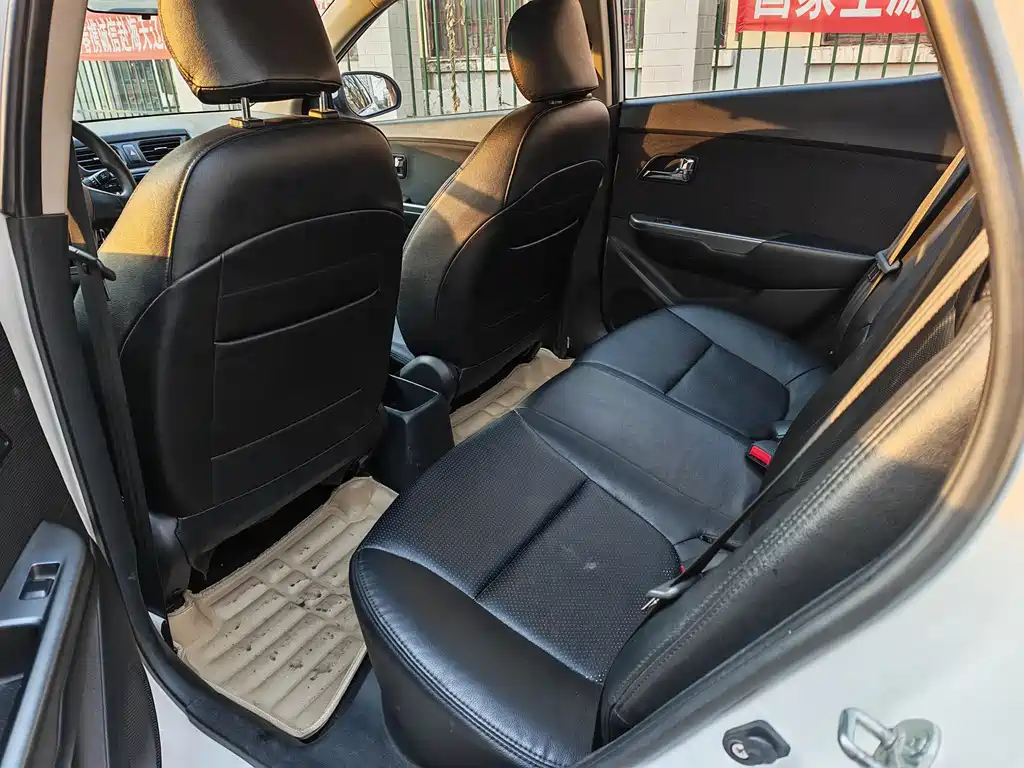 Kia K2 2012 1.4L MT GLS