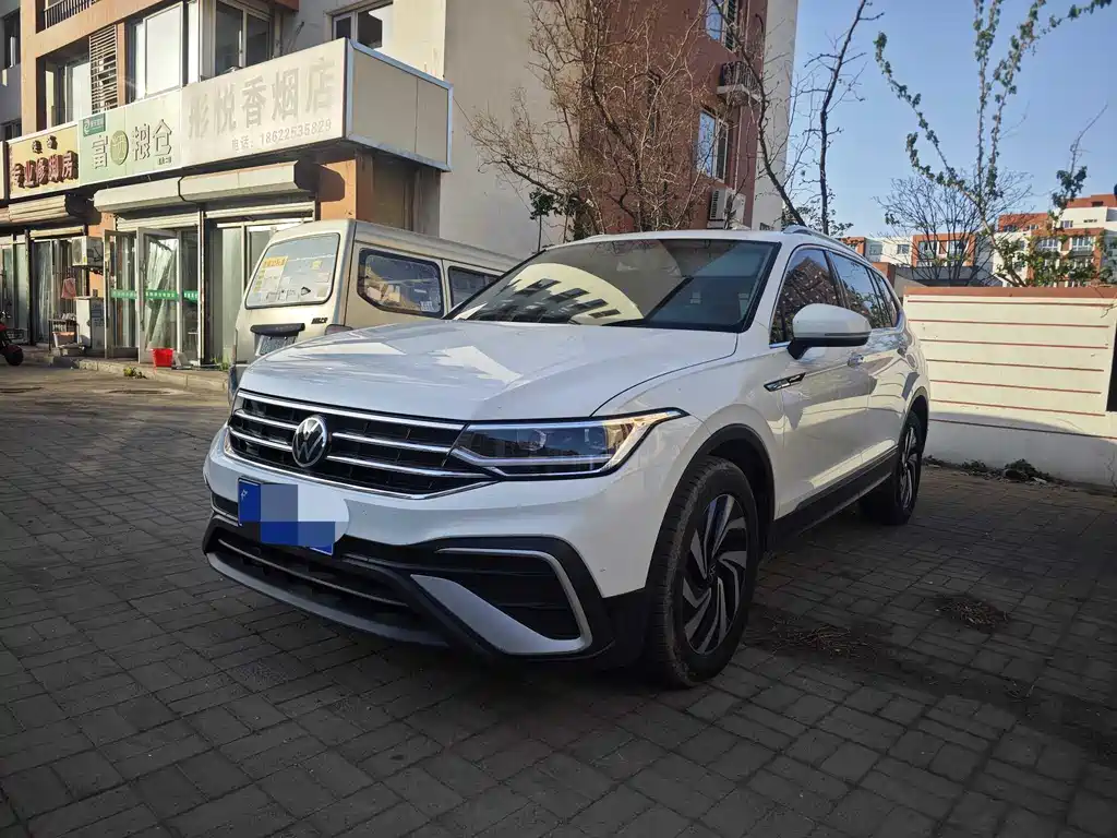 Volkswagen Tiguan L 2023