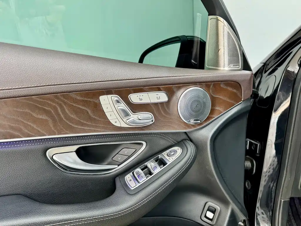 Mercedes-Benz GLC — миниатюра 8