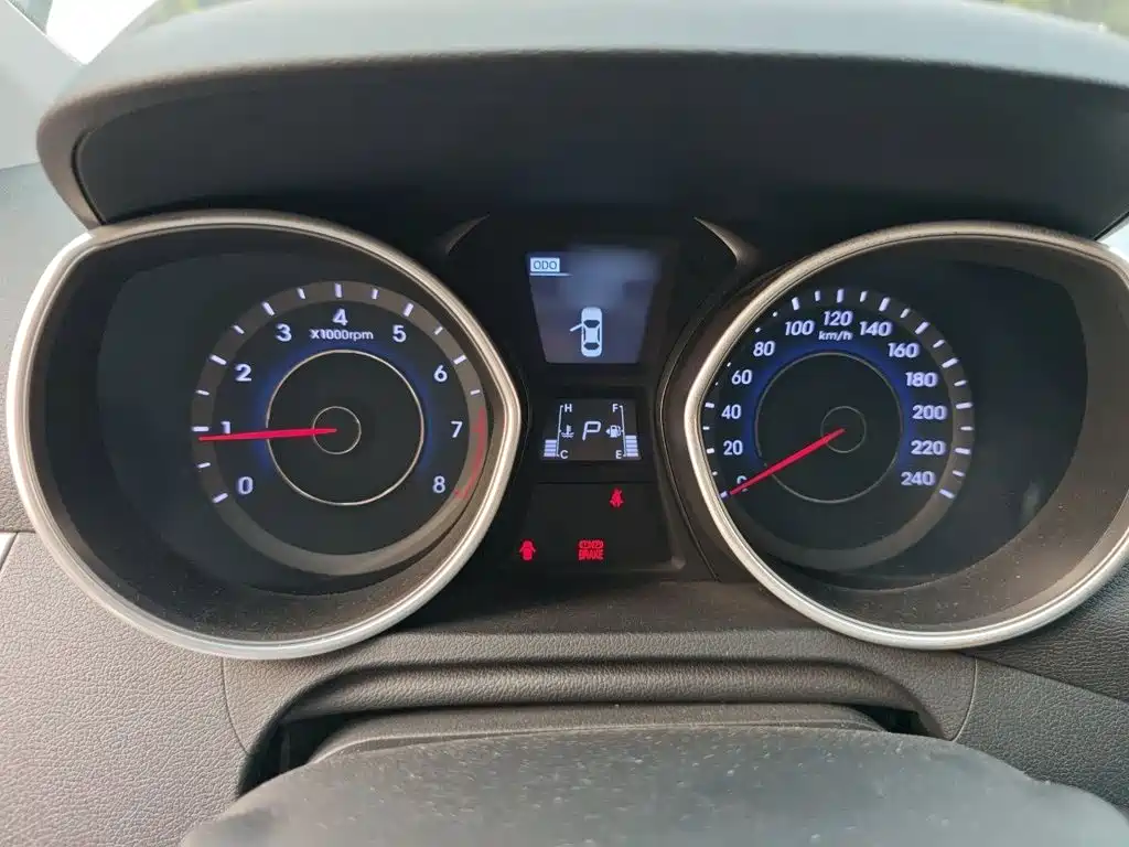 Hyundai Elantra Langdong — миниатюра 4