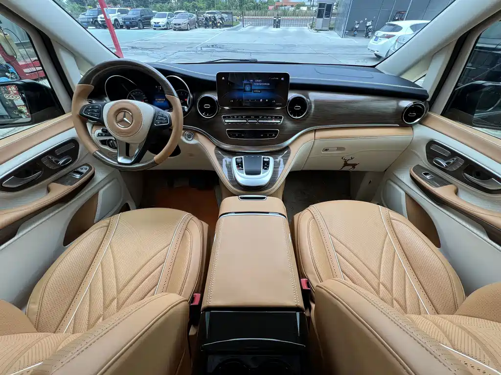 Mercedes-Benz V-Class V 2022 V 260 L Luxury
