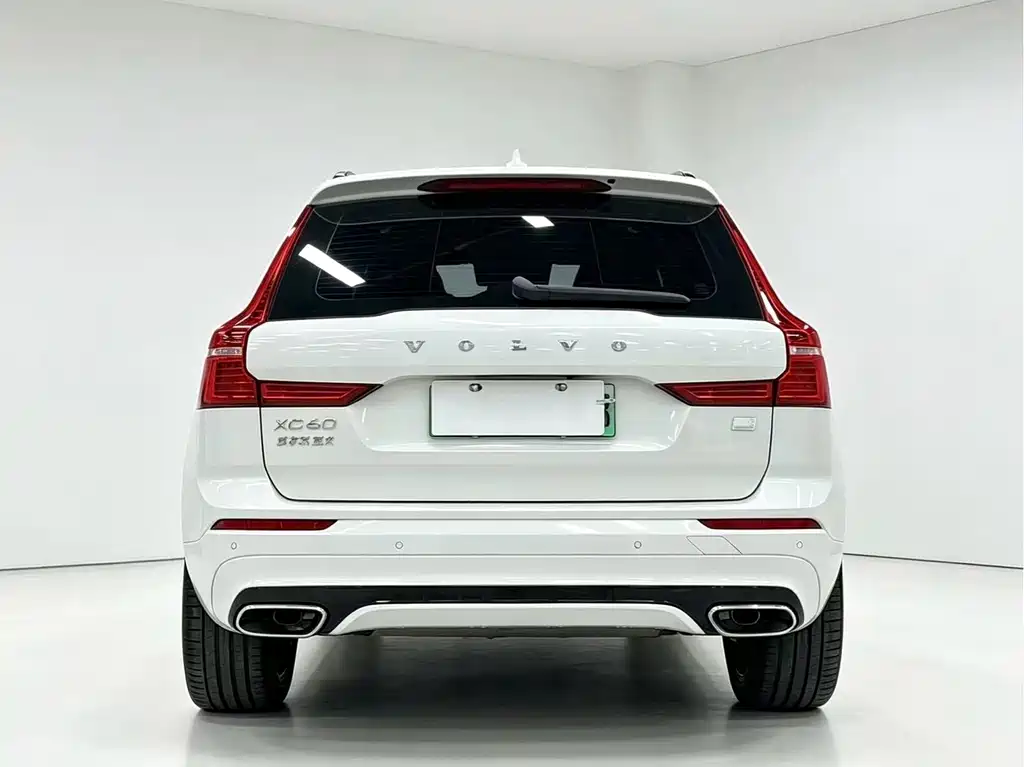 Volvo XC60 PHEV — миниатюра 7