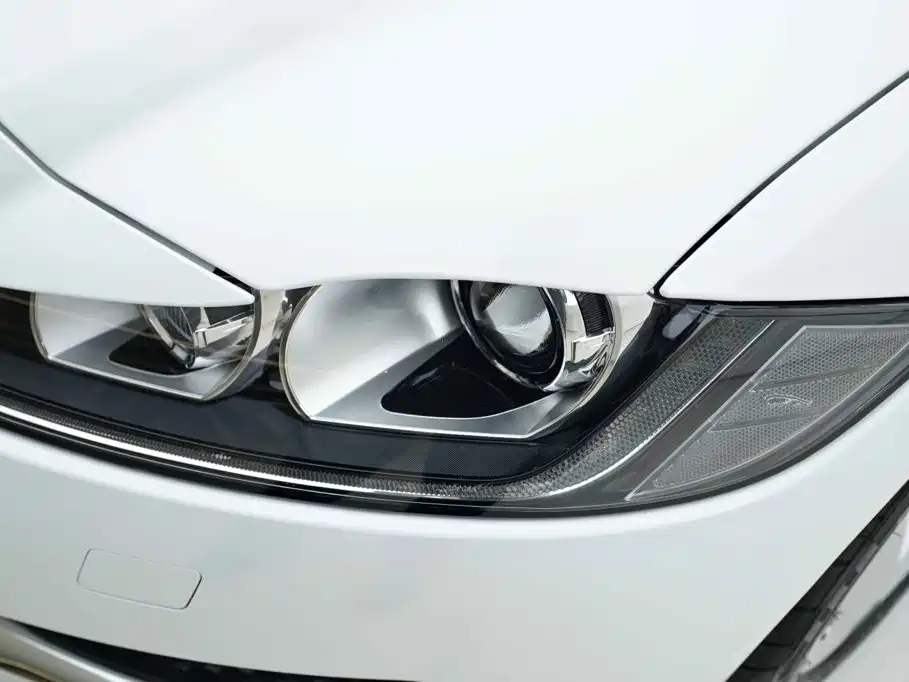Jaguar XFL — миниатюра 13