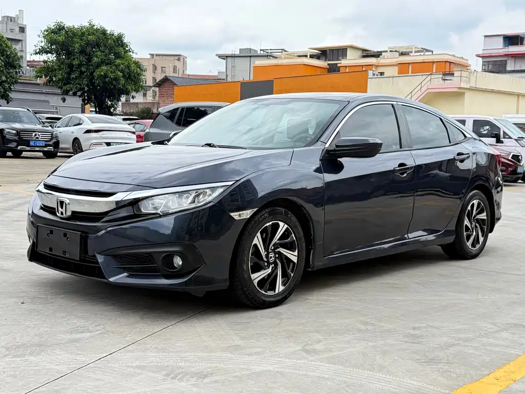 Honda Civic 2016 220TURBO CVT Luxury Edition