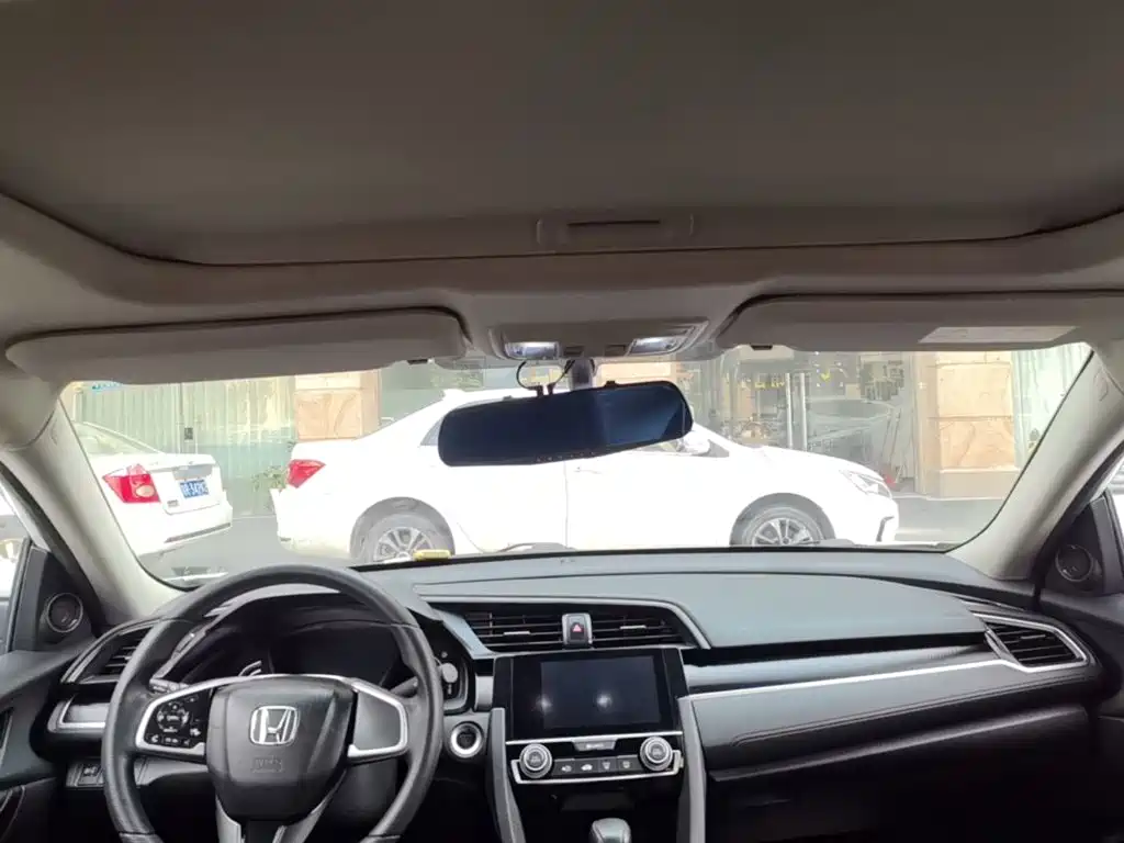 Honda Civic — миниатюра 18