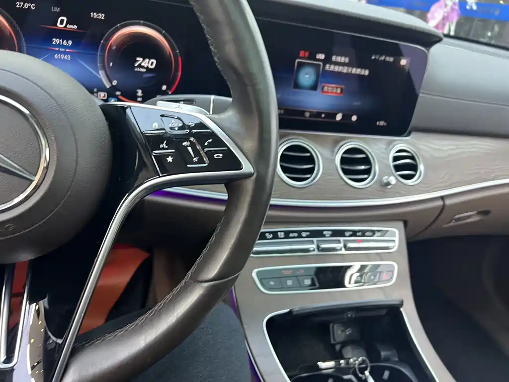 Mercedes-Benz E-Class — миниатюра 9