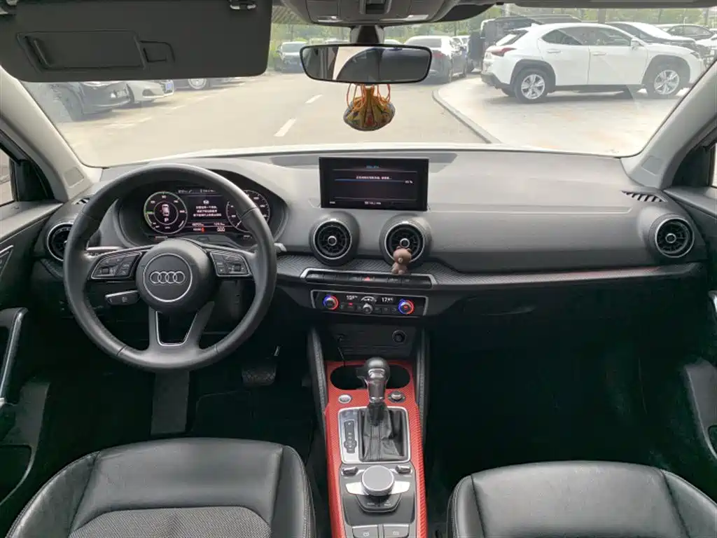 Audi Q2L e-tron — миниатюра 6