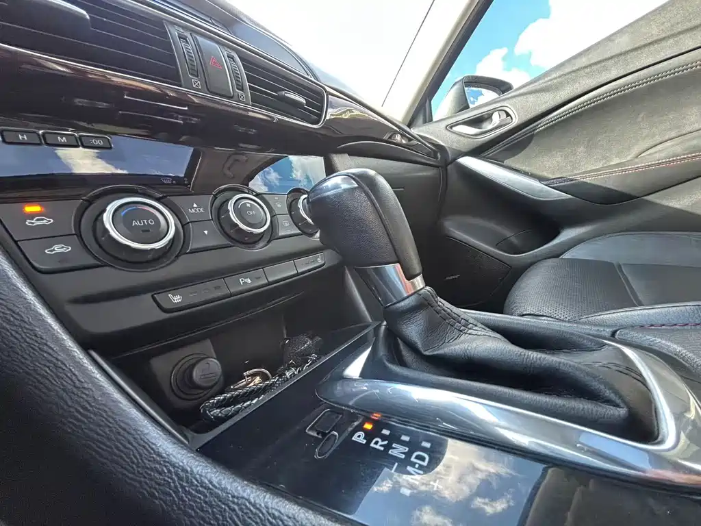 Mazda Atenza — миниатюра 6