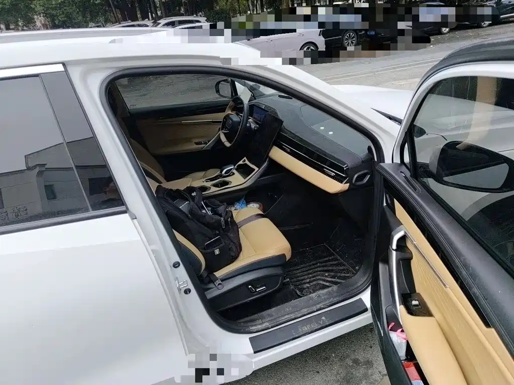 Geely Boyue L — миниатюра 19