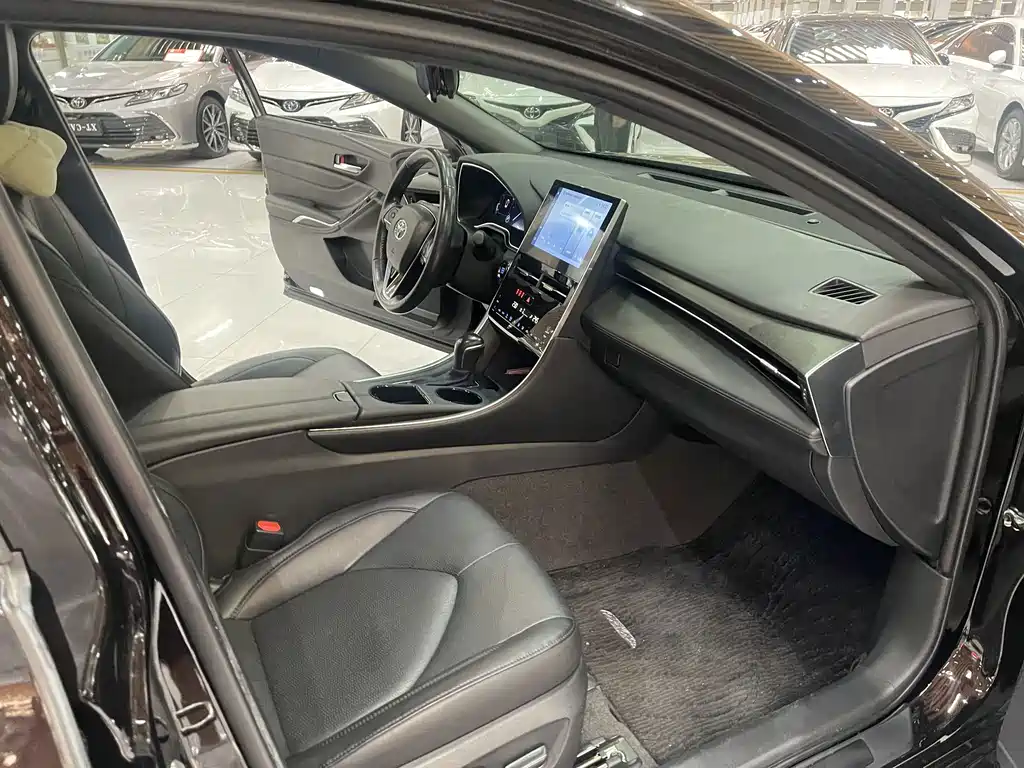 Toyota Avalon — миниатюра 6