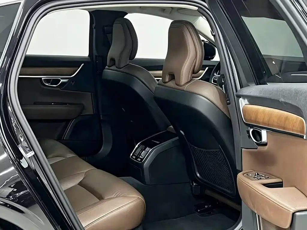 Volvo S90 — миниатюра 13