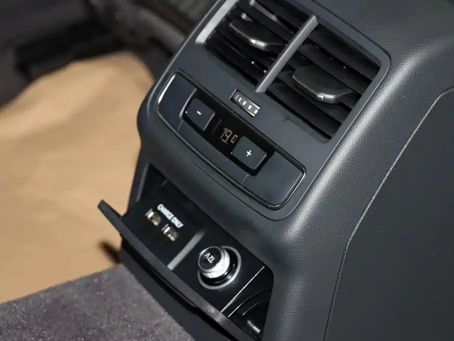 Audi A4L — миниатюра 11