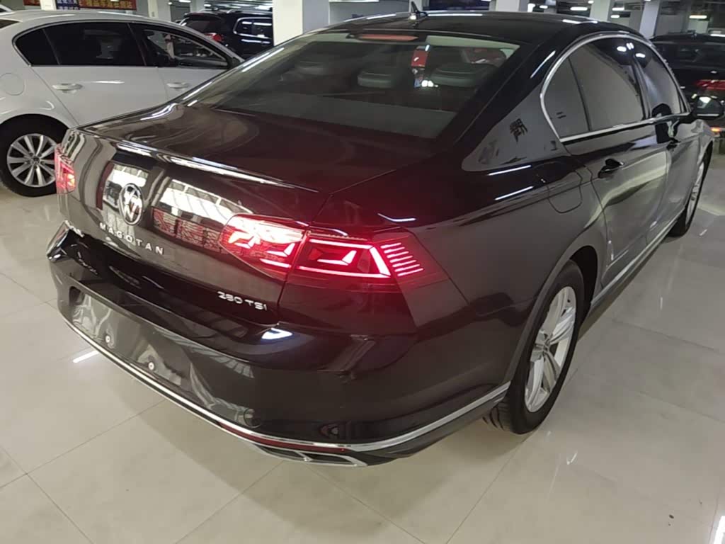 Volkswagen Magotan 1.4 л 2025 г. Чёрный, пробег 28800 км