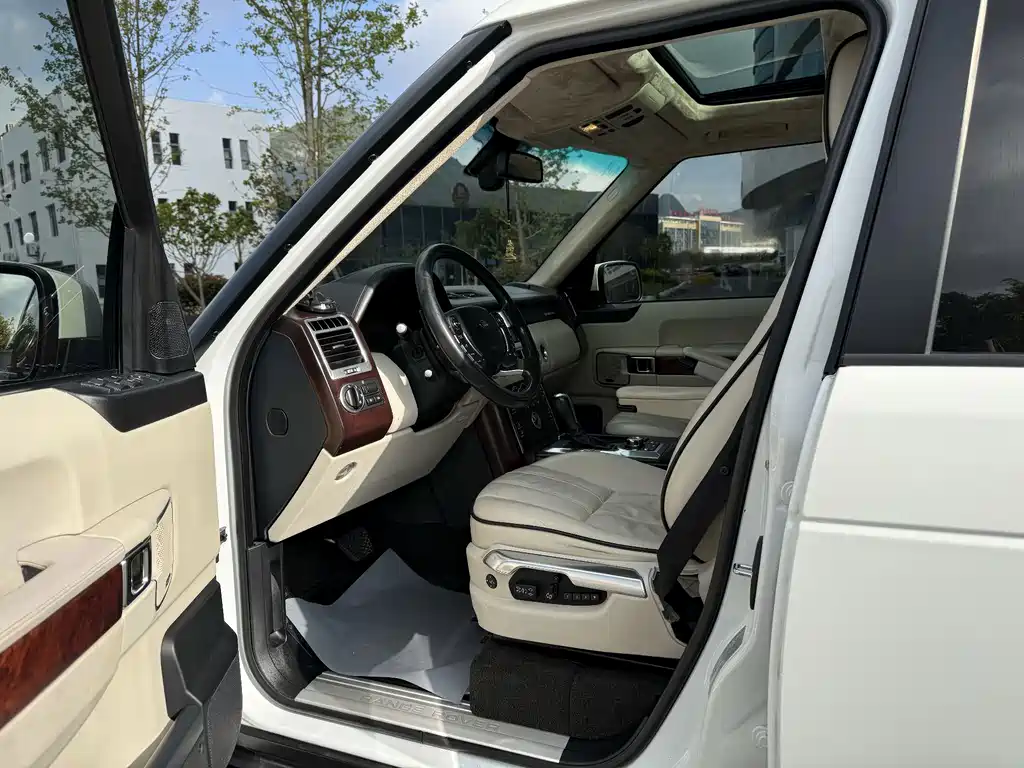 Land Rover Range Rover — миниатюра 10