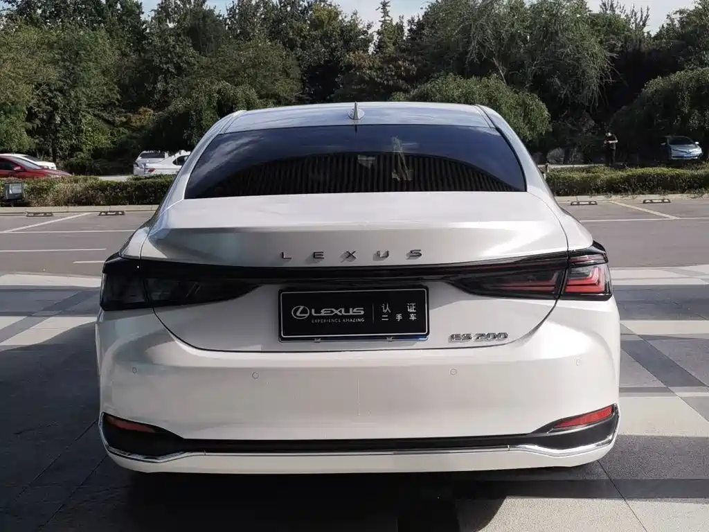 Lexus ES — миниатюра 4