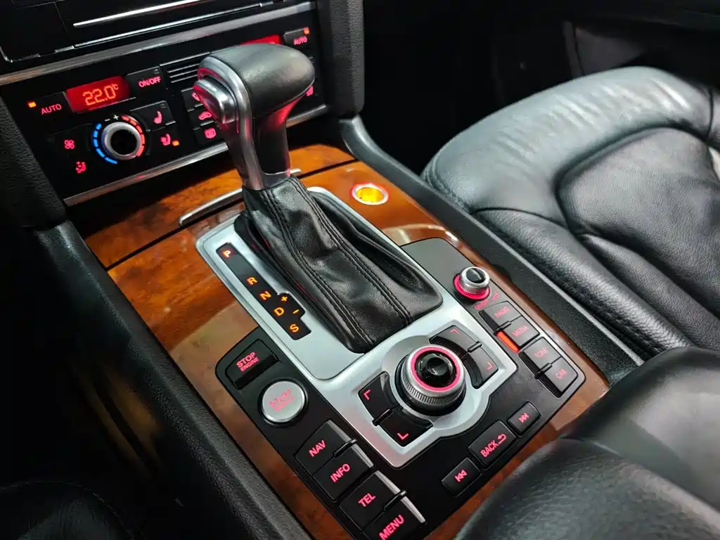 Audi Q7 — миниатюра 12