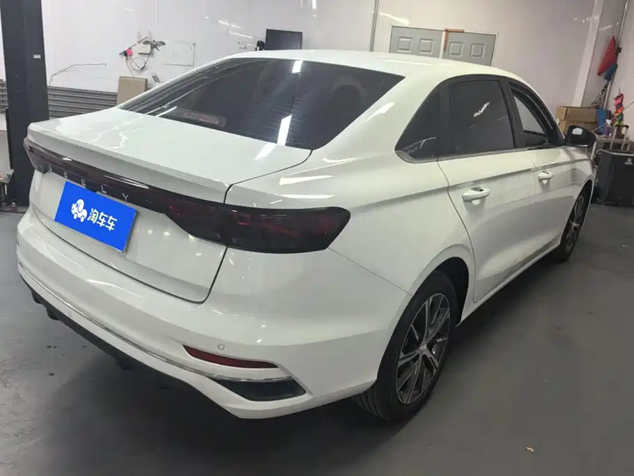 Geely Emgrand — миниатюра 3