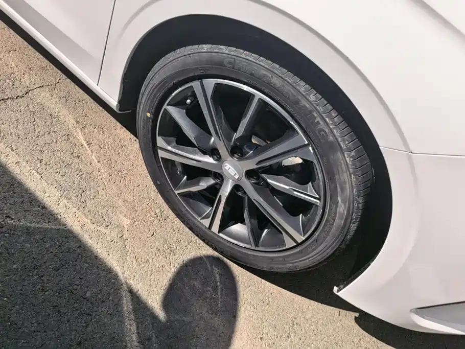 Geely Emgrand — миниатюра 6