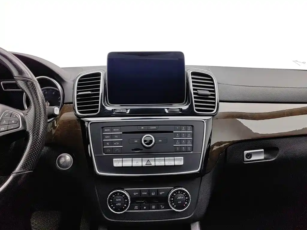 Mercedes-Benz GLS — миниатюра 12