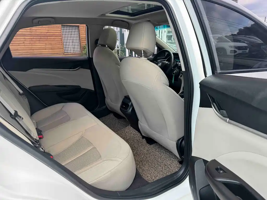 Buick Excelle — миниатюра 15