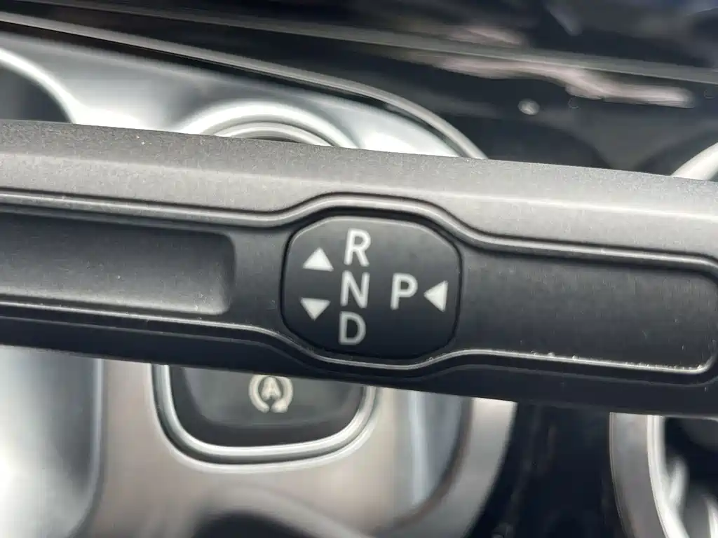 Mercedes-Benz GLB — миниатюра 18