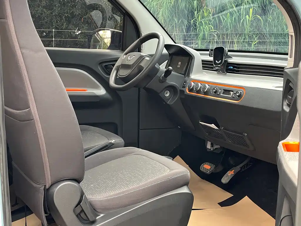 Wuling MINIEV — миниатюра 8