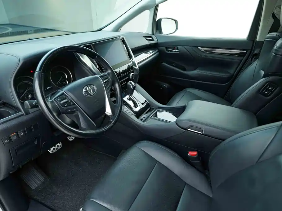 Toyota Vellfire — миниатюра 10