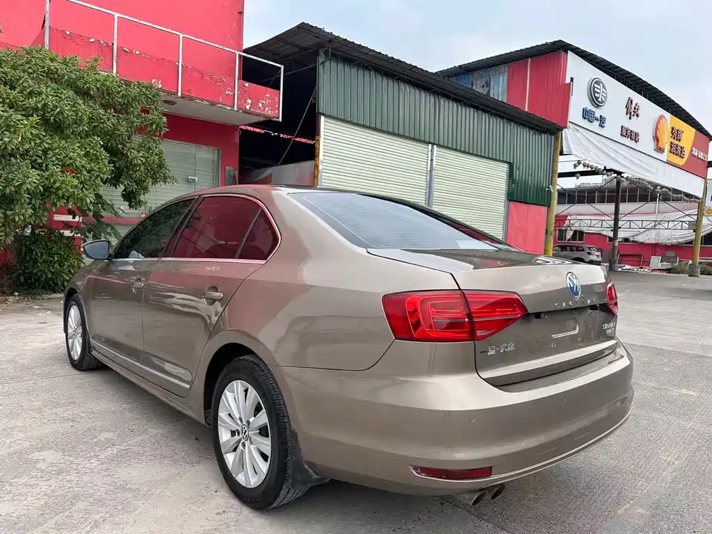 Volkswagen Sagitar — миниатюра 6