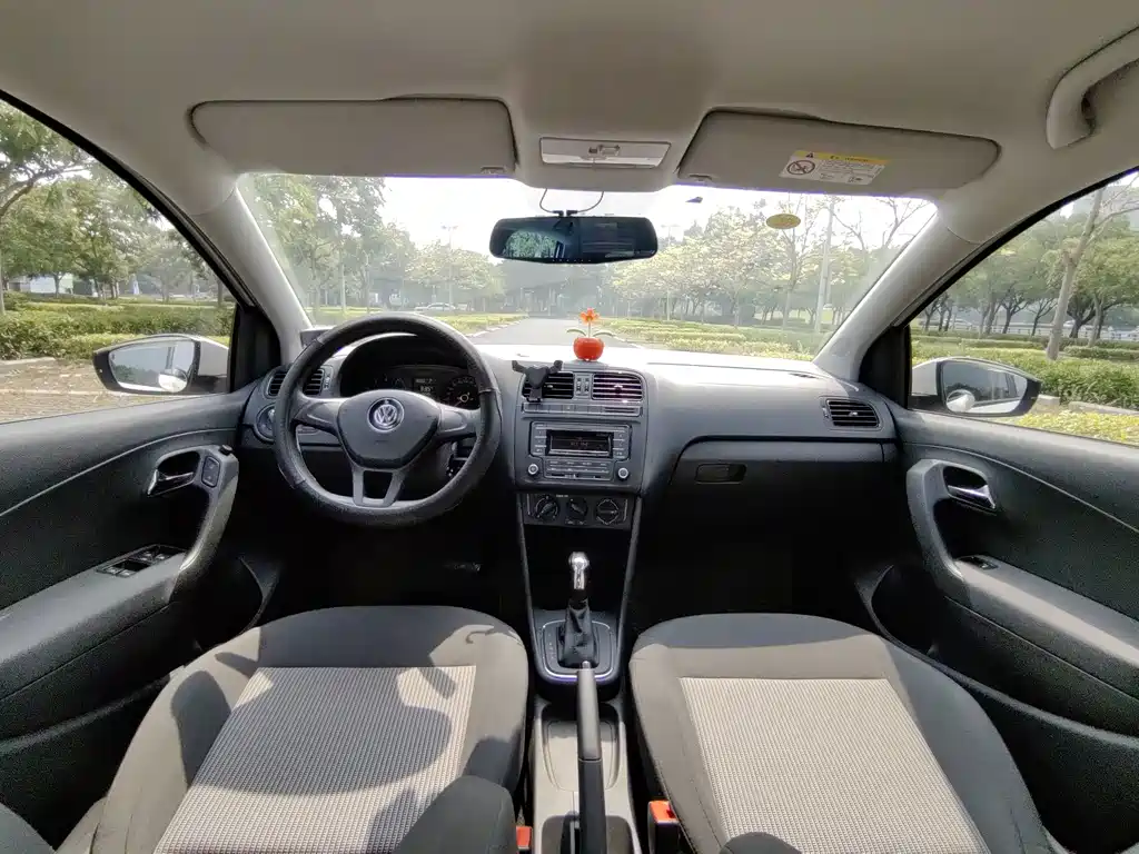 Volkswagen Polo — миниатюра 12