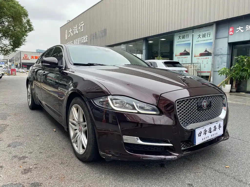 Jaguar XJ — миниатюра 3
