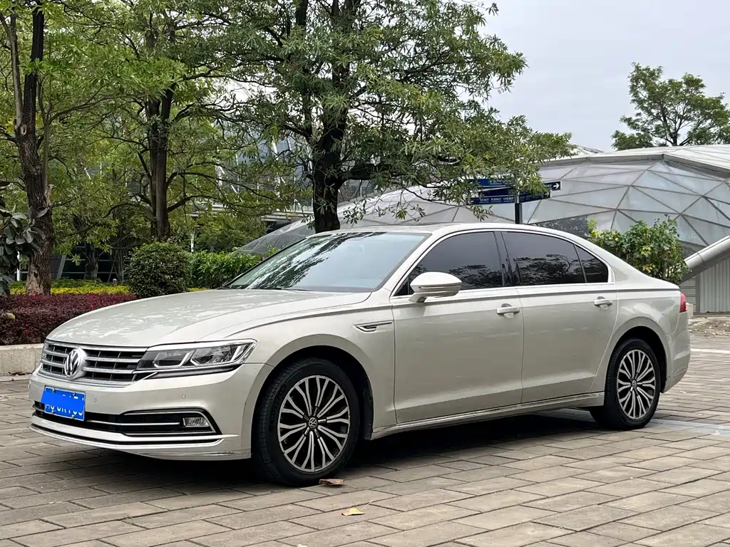 Купить Volkswagen Phideon