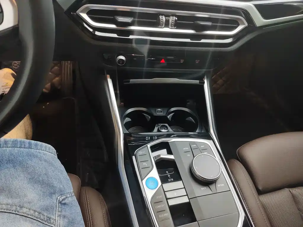 BMW i3 — миниатюра 6