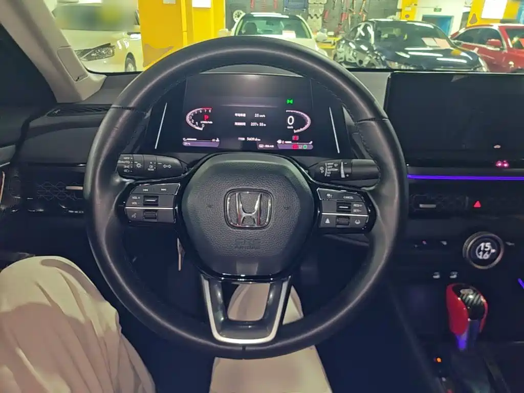 Honda Accord — миниатюра 11