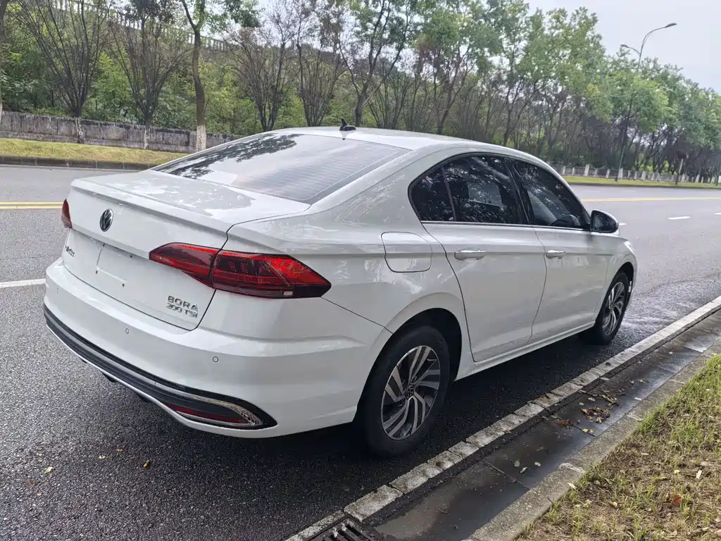 Volkswagen Bora 2023 200TSI DSG