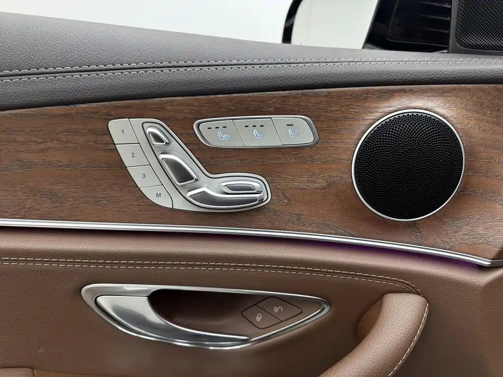 Mercedes-Benz E-Class — миниатюра 15