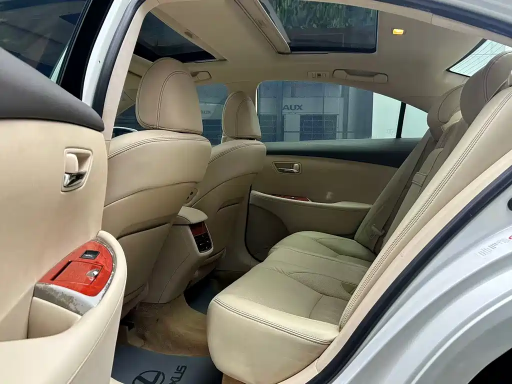 Lexus ES — миниатюра 9