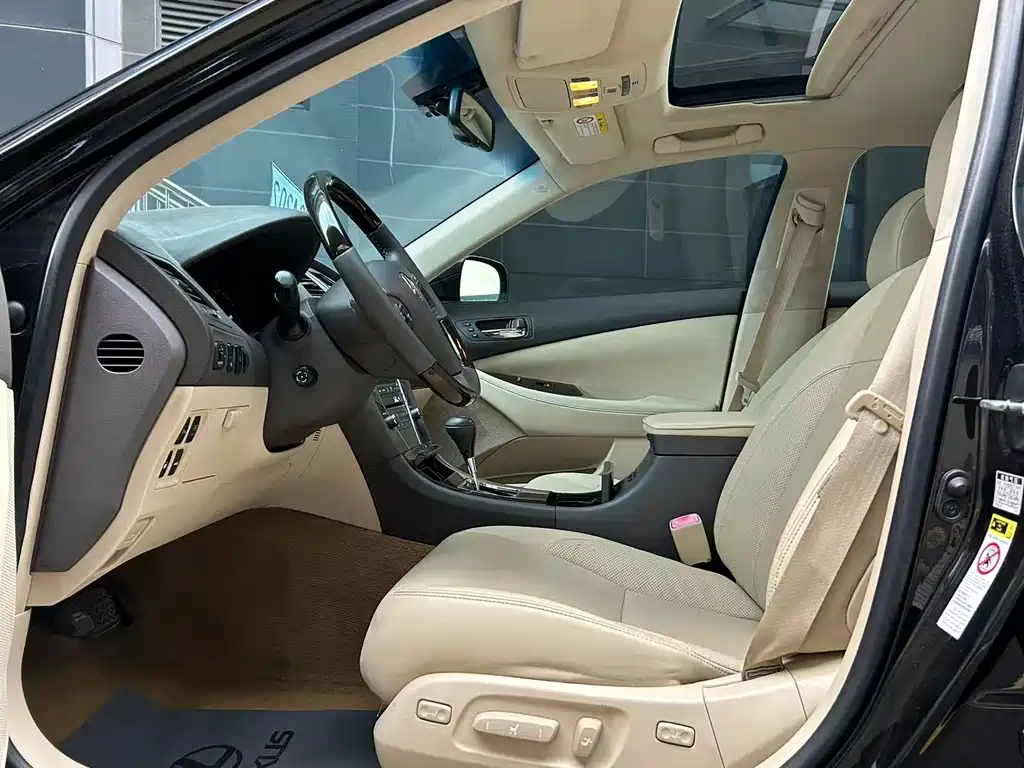 Lexus ES — миниатюра 8