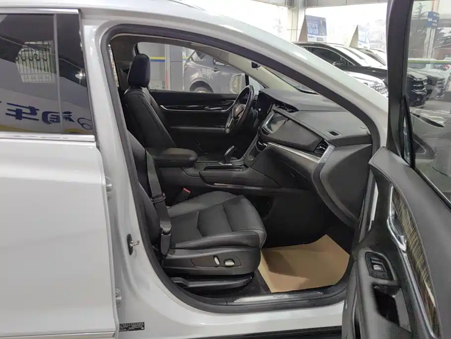 Cadillac XT5 — миниатюра 8