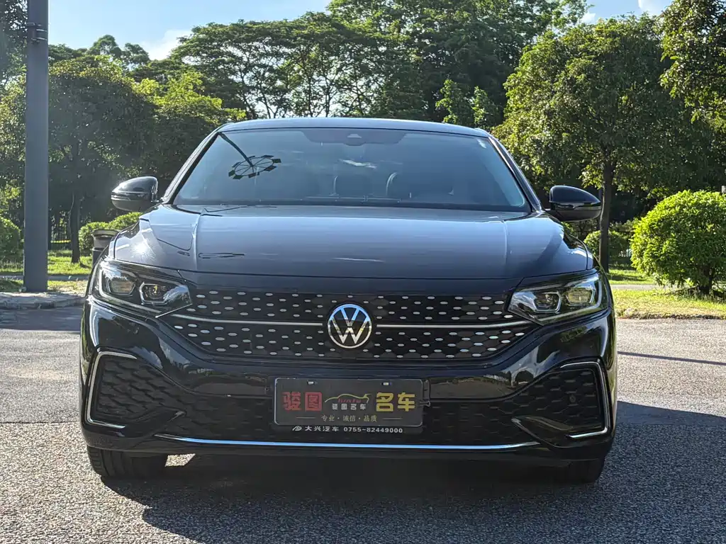 Volkswagen Passat 2022 330TSI Luxury