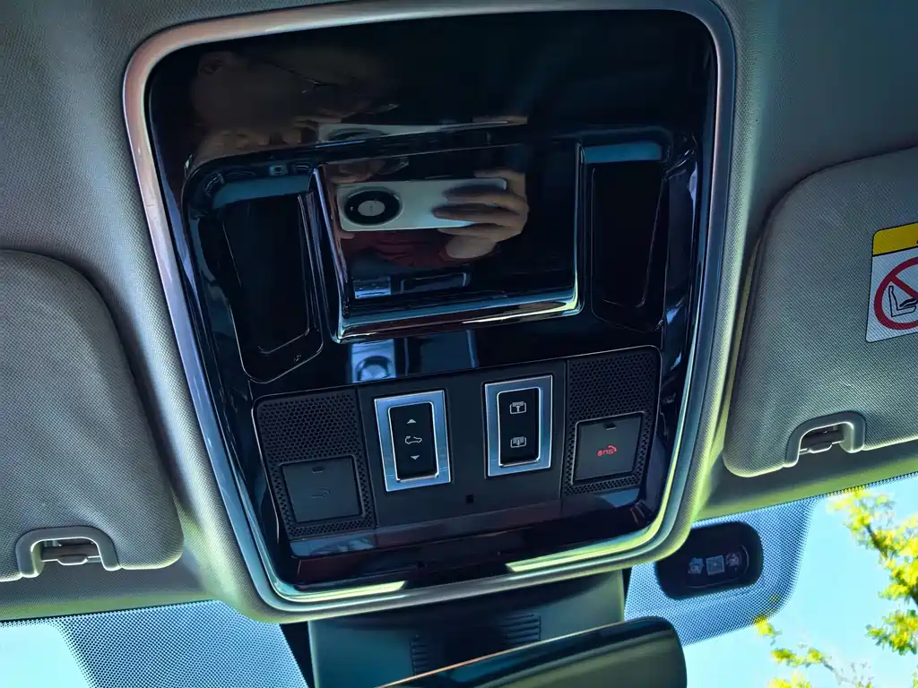 Land Rover Range Rover — миниатюра 14