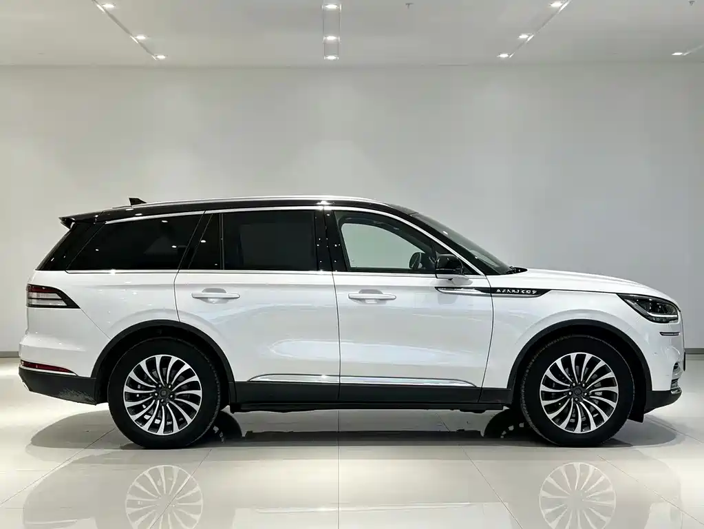 Lincoln Aviator — миниатюра 8