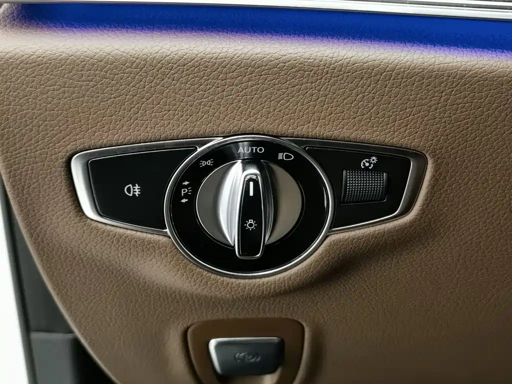 Mercedes-Benz E-Class — миниатюра 21