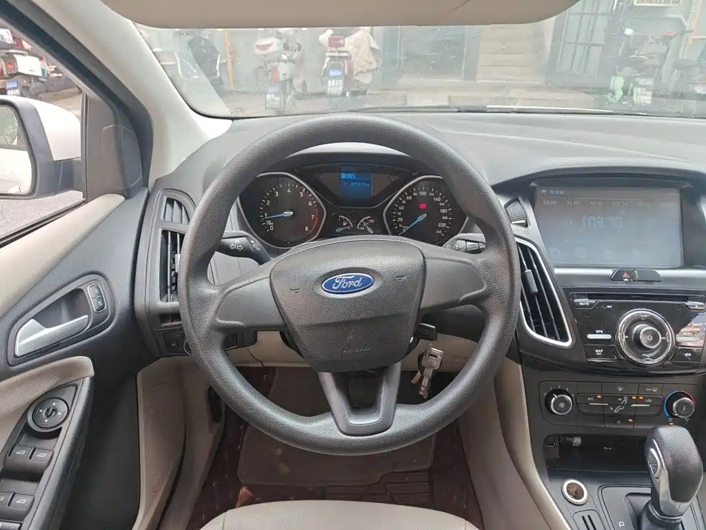 Ford Focus — миниатюра 11