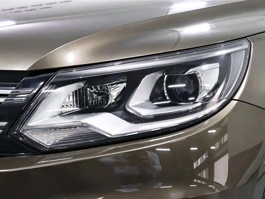 Volkswagen Tiguan — миниатюра 12
