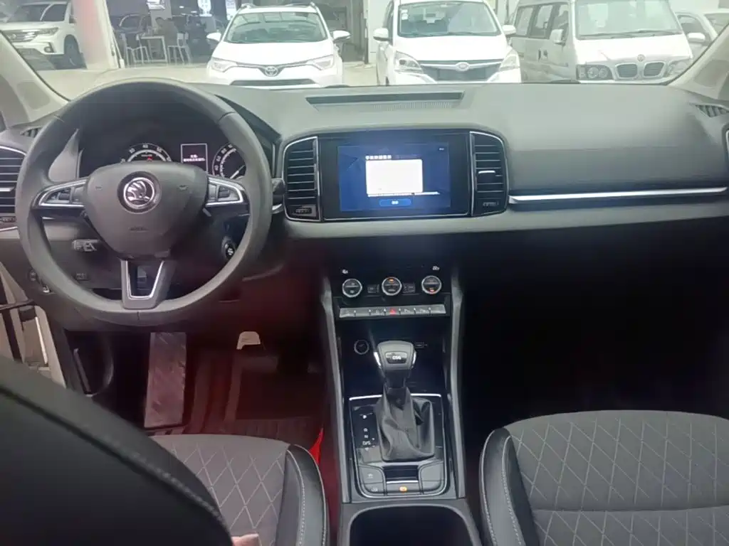 Skoda Karoq — миниатюра 10