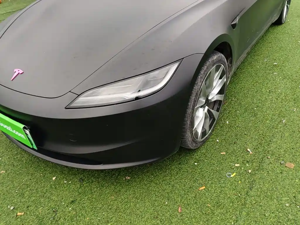 Tesla Model 3 — миниатюра 24