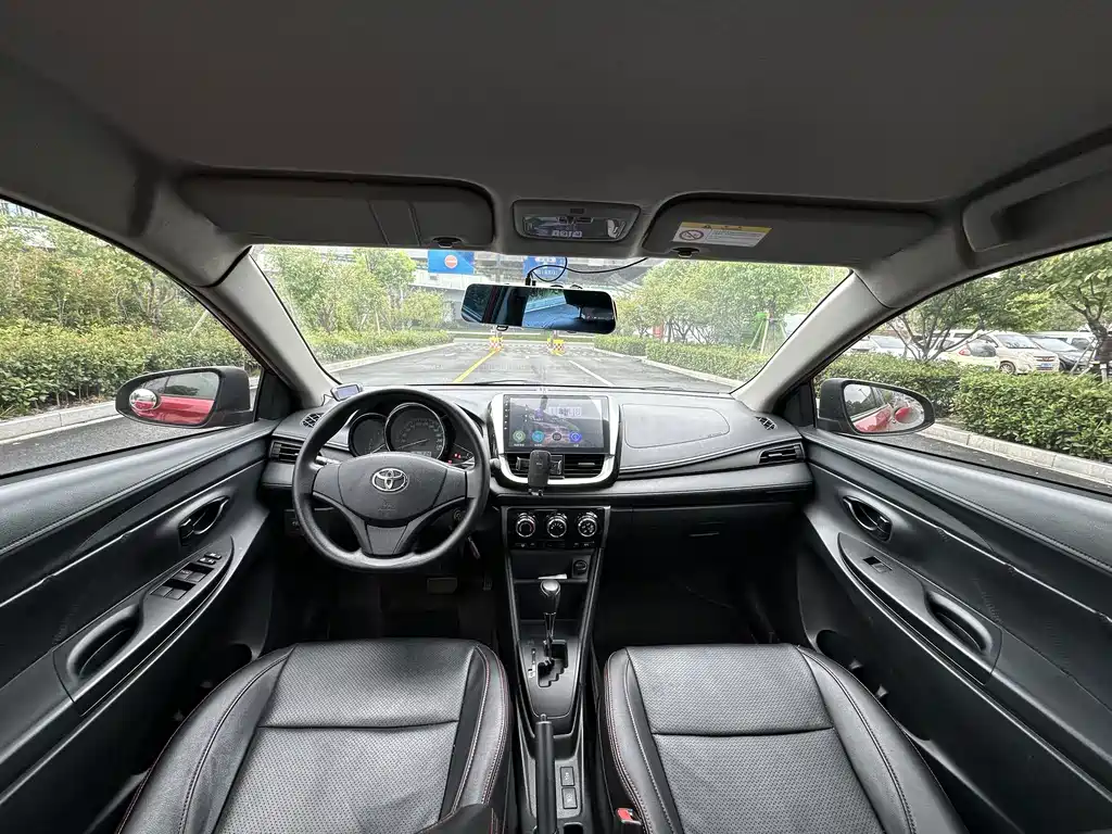 Toyota Yaris L — миниатюра 13